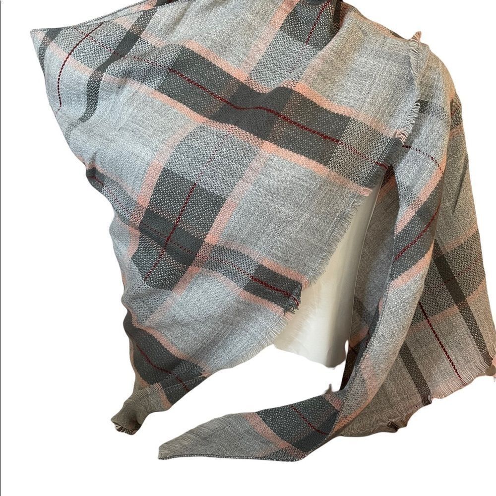 PLAID BLANKET SCARF AND HAT